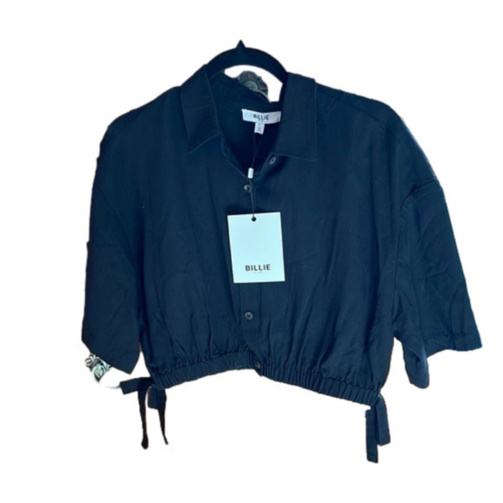 Billie Women’s Black Cropped Blouse Size Large NWT